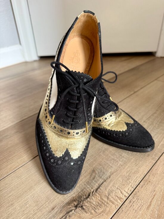 The Office Of Angela Scott Shoes - The Office of Angela Scott Oxford Lace-Up Midheel Pointed Toe Shoes Size 39/US 9
